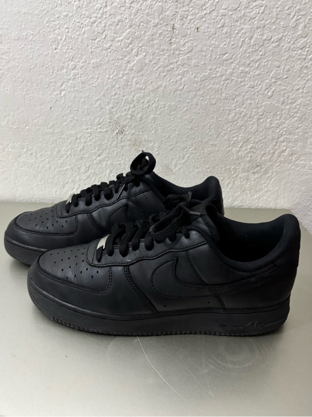 Nike Air Force 1 Low Black Leather Sneakers - Picture 3 of 7